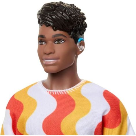 Barbie Papusa Baiat Fashionistas Cu Tricou Cu Dungi Albe Si Portocalii Si Aparate Auditive - poza 4