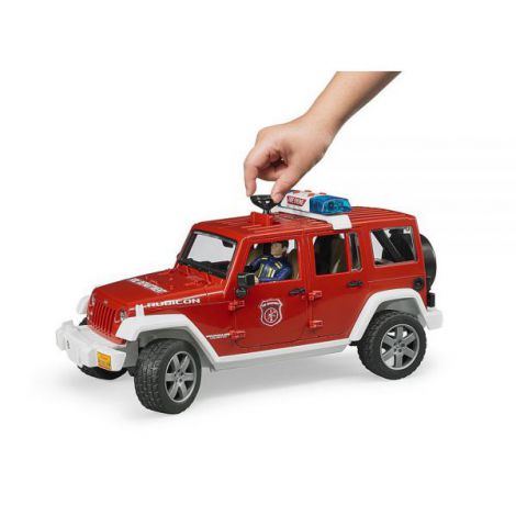 BRUDER - JEEP WRANGLER UNLIMITED RUBICON DE POMPIERI CU FIGURINA - poza 4