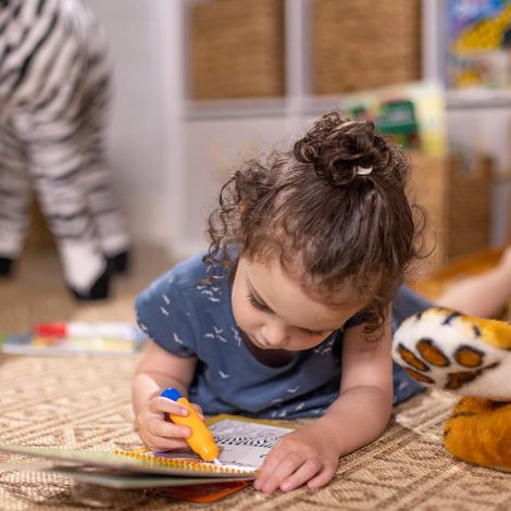 Carnet de colorat cu Apa magica Safari - Melissa and Doug 9441 - poza 5