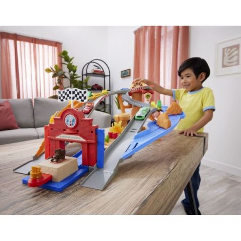 Cars Race And Rescue Set De Joaca Curcuit De Salvare Si 3 Masinute Metalice - poza 4