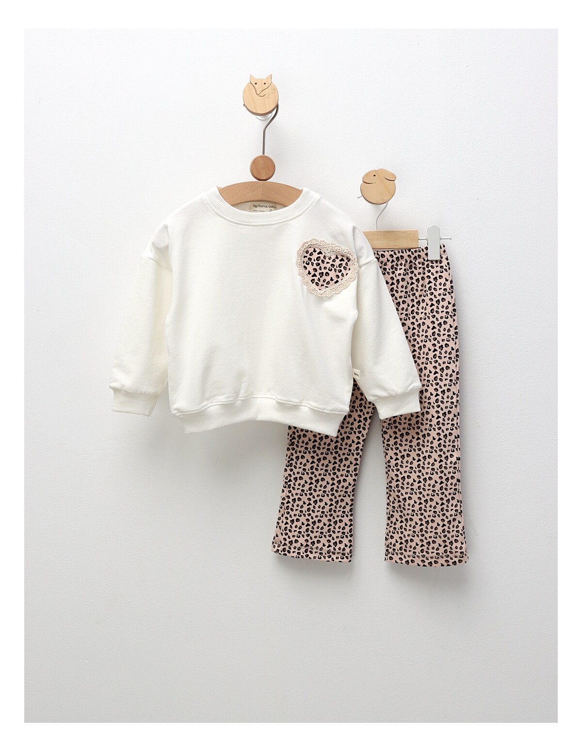 Compleu cu print leopard Sophia, alb-corai