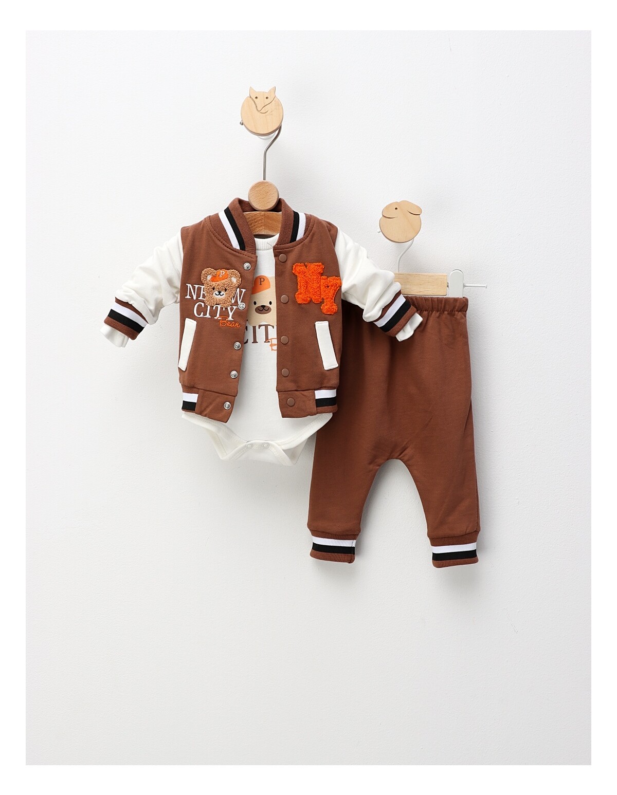 Costumas 3 piese, City Bear, cu maro
