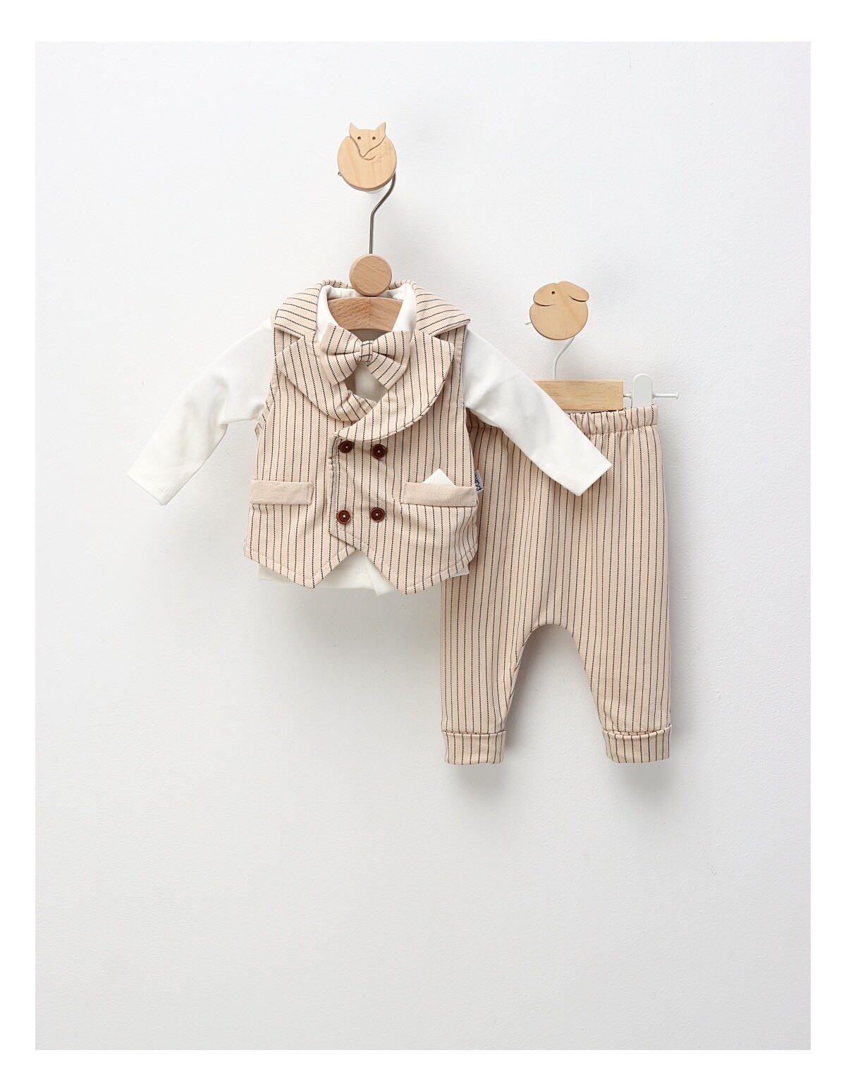 Costumas elegant Robert, cu papion, crem