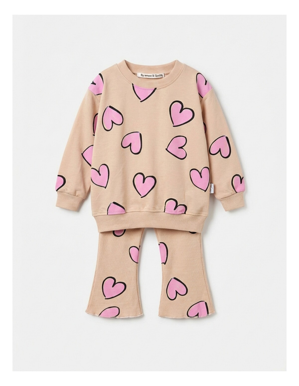 Costumas Multe Inimioare model cu bej