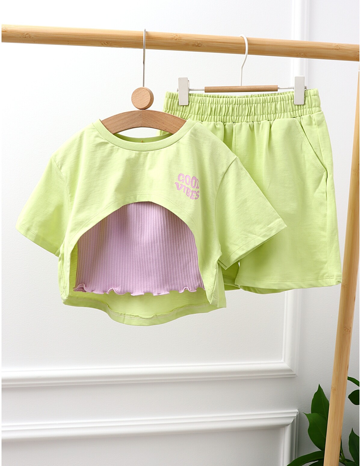 Costumas vara Crop Top Vibes cu verde-fistic