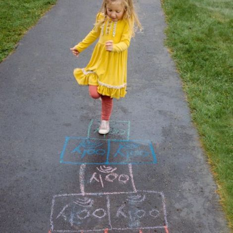 Creta lavabila Chalk-O-Rama, set de 12 cuburi, perfecta pentru desen pe asfalt - poza 5