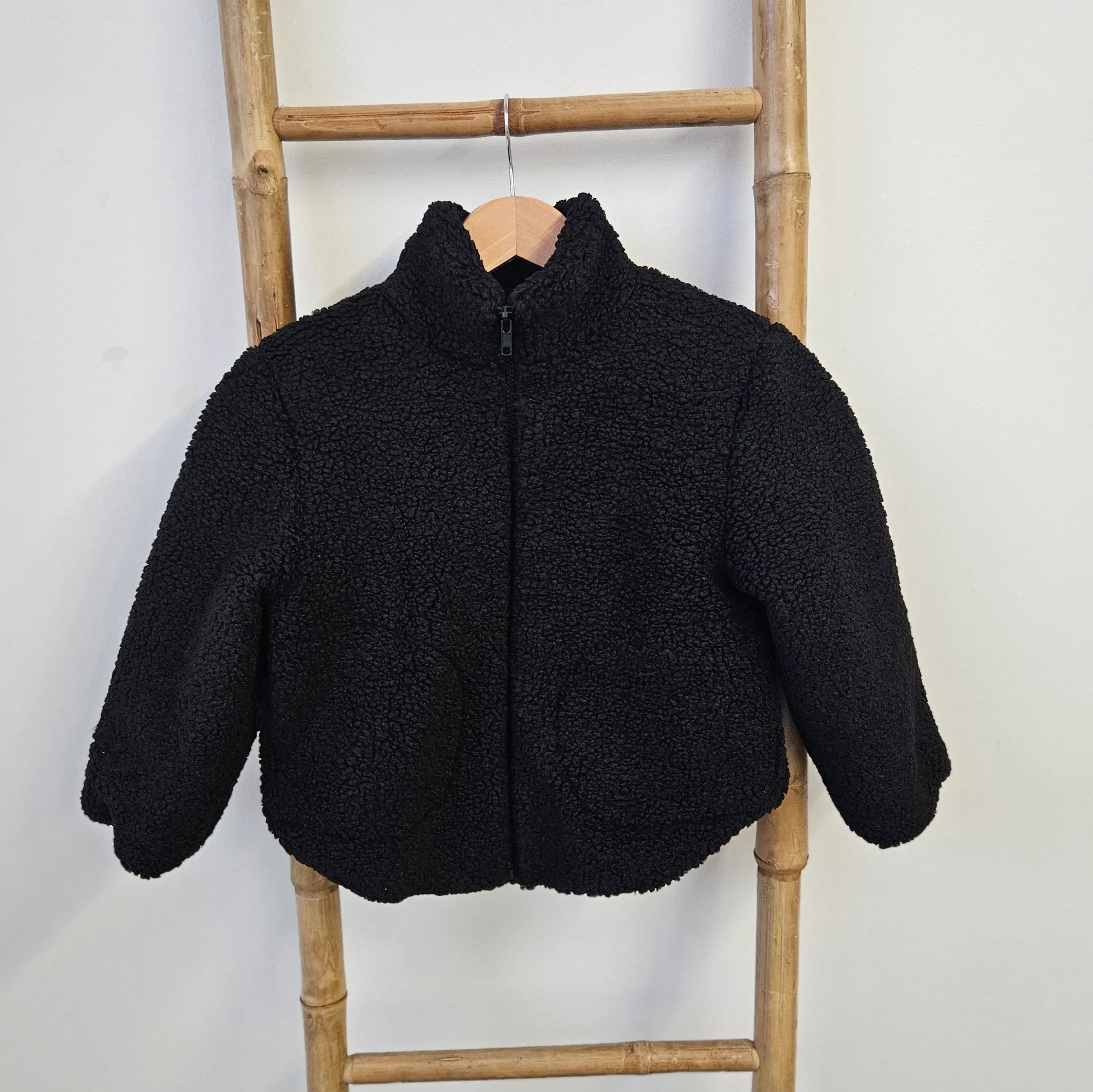 Geaca Neagra Cu Blanita - 116