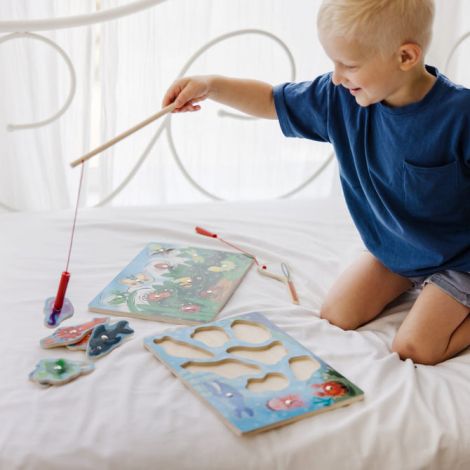 Joc de pescuit magnetic din lemn, Animale marine, 10 pise, 3 ani+, Melissa & Doug 3778 - poza 2