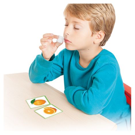 Joc educativ senzorial Cum miros fructele? - poza 4