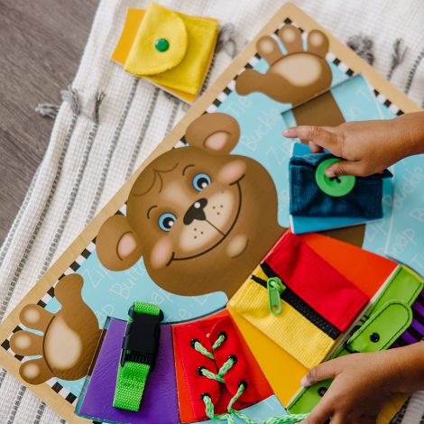 Joc pentru dezvoltarea abilitatilor Invata sa te imbraci Melissa and Doug 3784 - poza 5