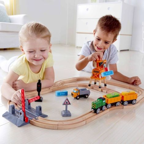 Jucarie din lemn - Set tren de marfa cu macara (34 piese) - poza 2