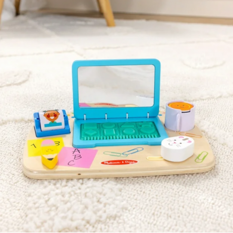 Laptop din lemn de jucarie pentru toddleri - poza 2