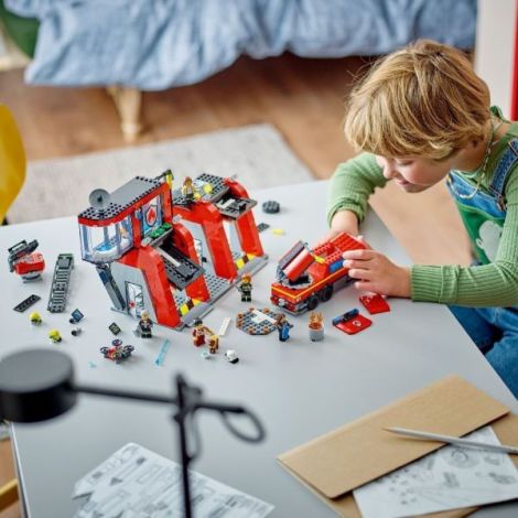 Lego City Statie Si Camion De Pompieri 60414 - poza 4