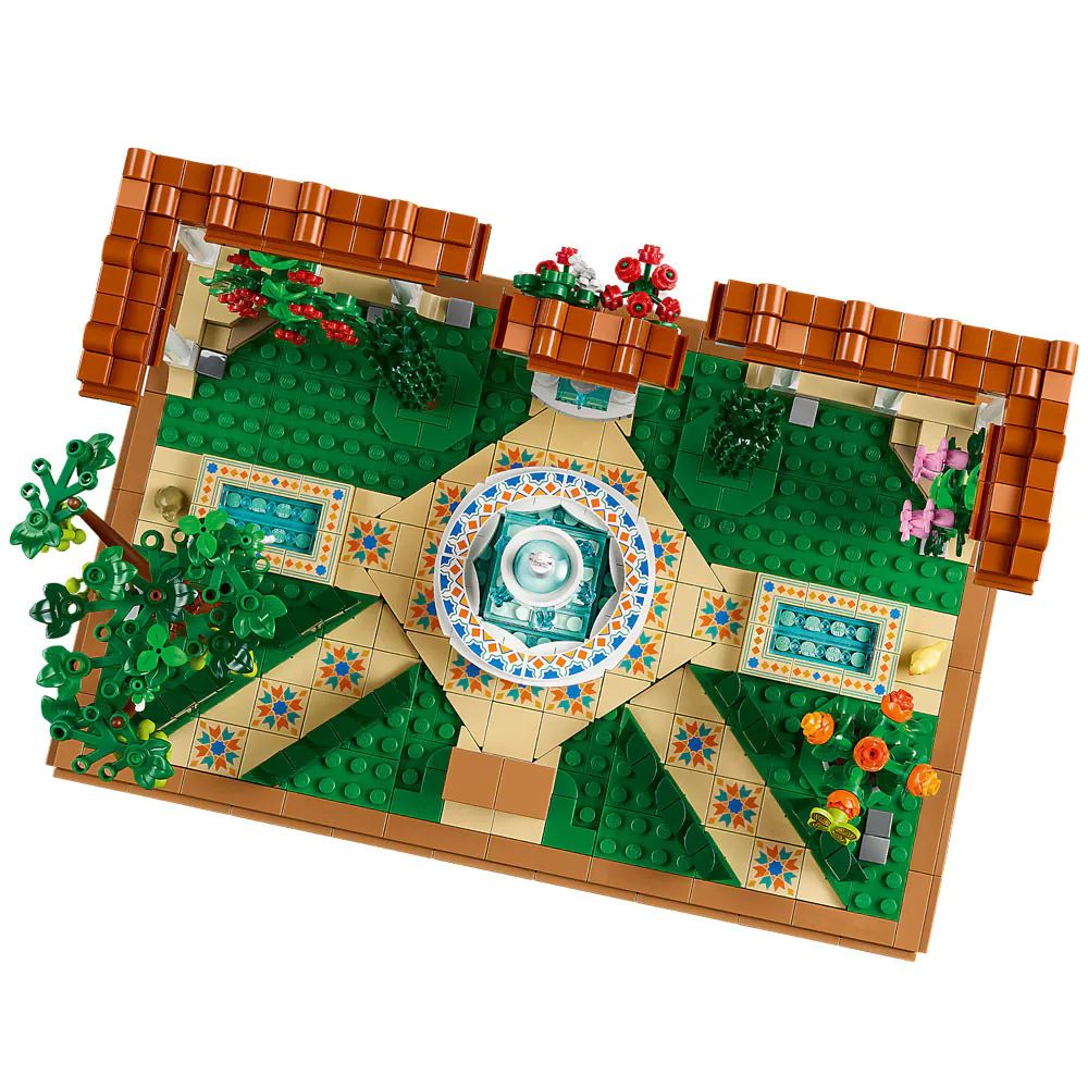 Lego Creator Expert Gradica cu Fantana 10359 - poza 4