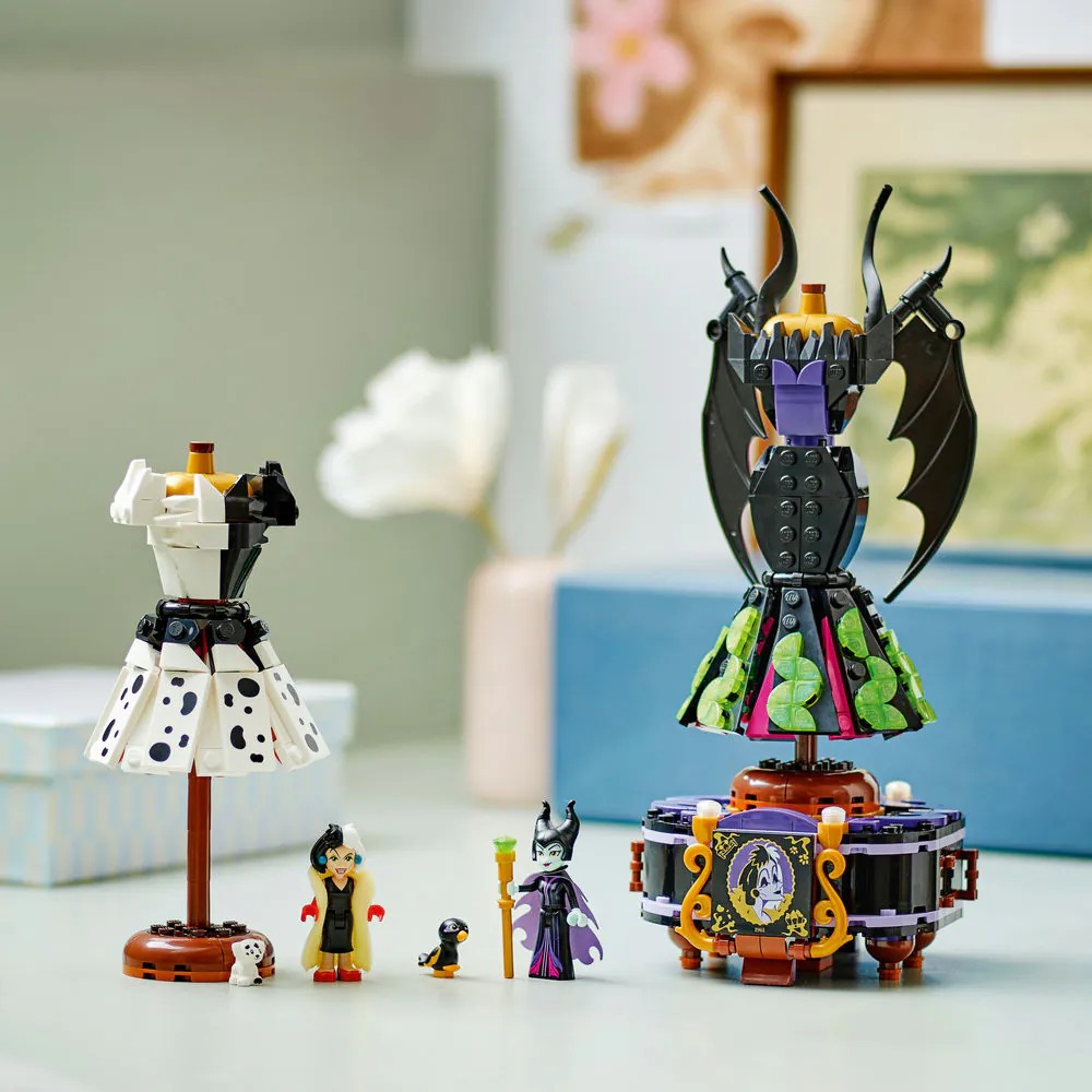Lego Disney Rochiile lui Maleficent si Cruella De Vil 43262 - poza 3