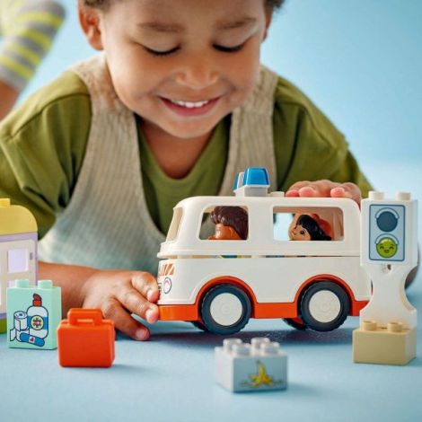 Lego Duplo Ambulanta Si Sofer 10447 - poza 4