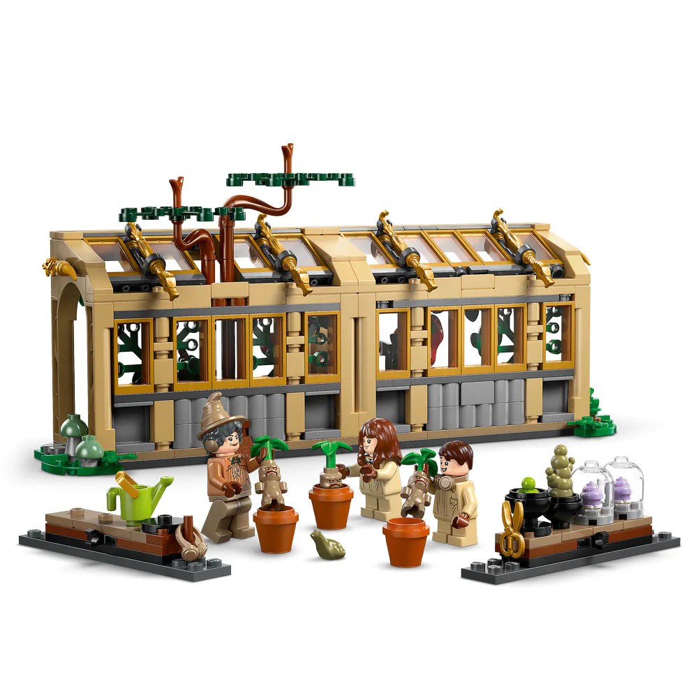 Lego Harry Potter Castelul Hogwarts: Lectia de ierbologie 76445 - poza 4