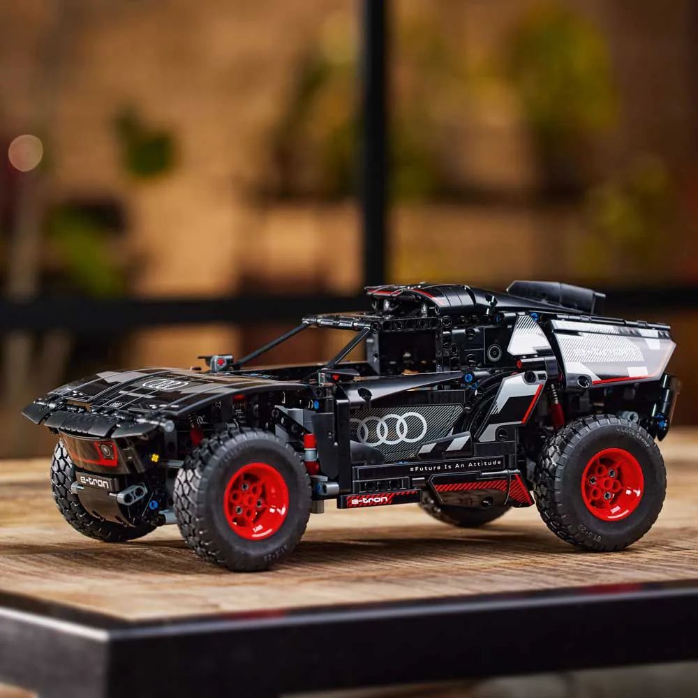 Lego Technic Audi RS Q e-tron 42160 - poza 5