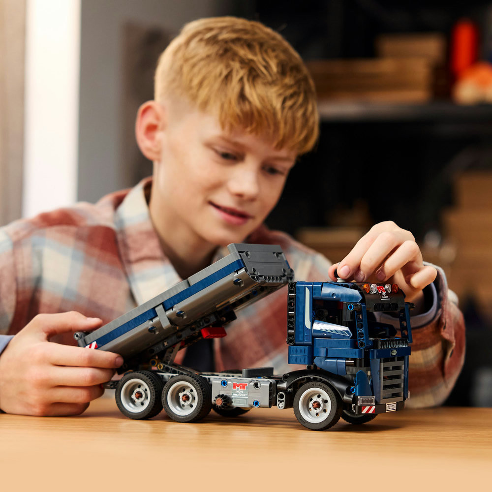 Lego Technic Camion cu bena basculanta 42203 - poza 5