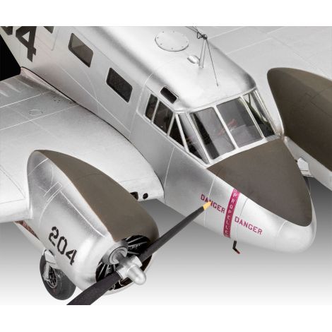 Macheta Avion Beechcraft Model 18 - Scara 1:48 - poza 2