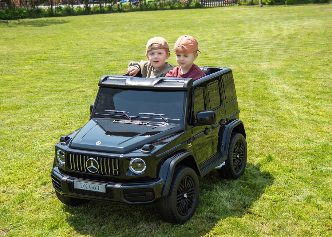 Masina electrica pentru copii cu 2 locuri, Mercedes AMG G63 XXL 24V 800W 4x4 ecran LCD, echipare Lux (G63-mp4) Alb - Autokids.ro - poza 4