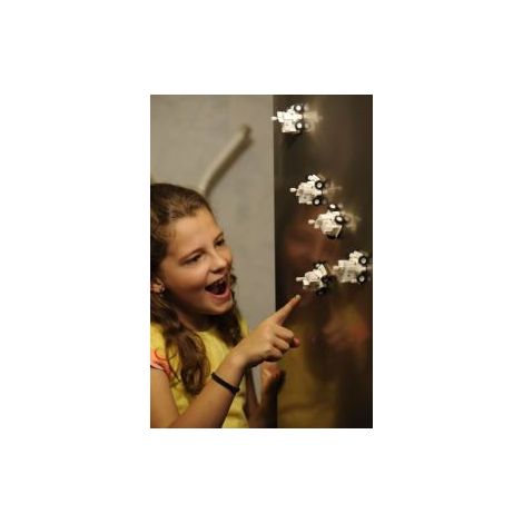 Masinuta antigravitationala Zero-gravity Fridge Rover, KidzLabs - poza 3