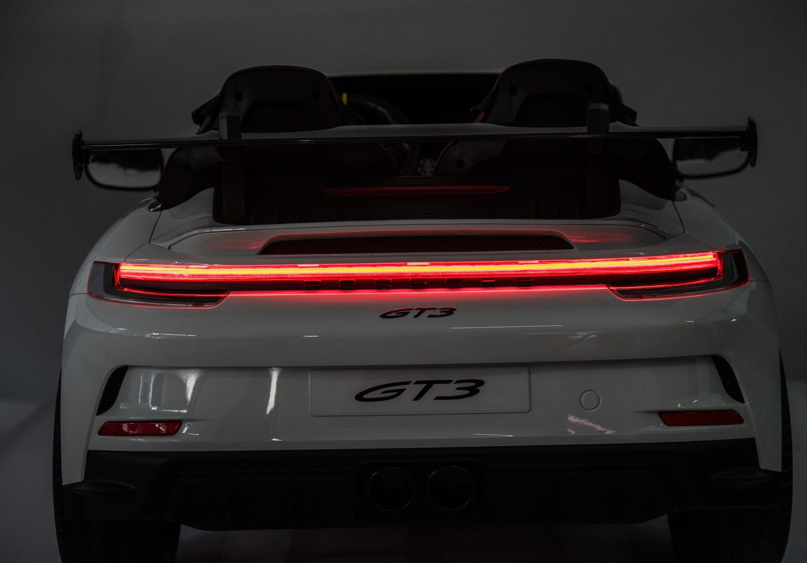 Masinuta electrica copii Porsche LUX MP4 GT3 911 Alb 24V, roti EVA, 2 locuri, scaun piele, telecomanda parentala - Autokids.ro - poza 4