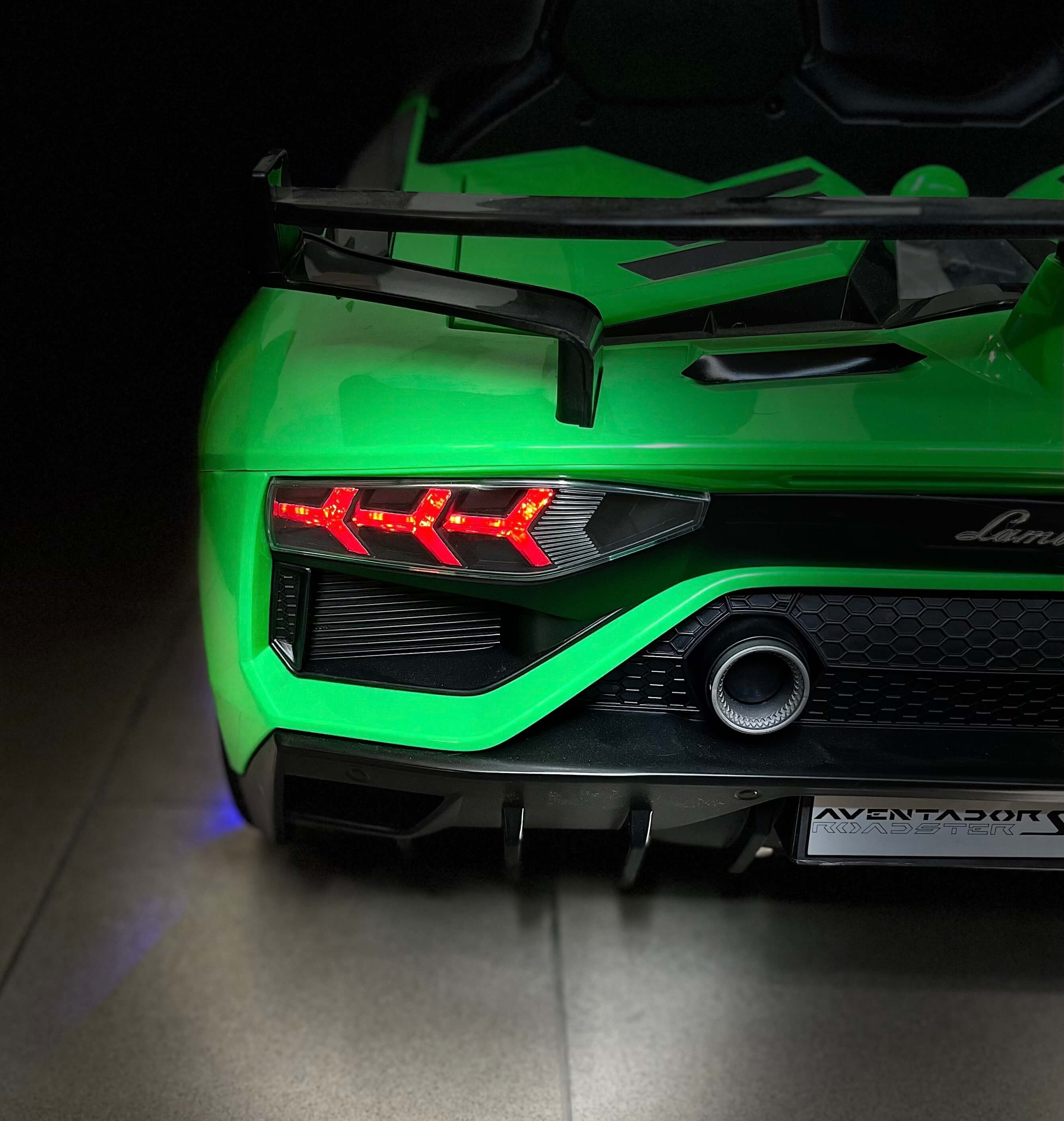 Masinuta electrica drift Lamborghini Aventador 24V 500W Drift cu 2 locuri viteza max 13km/h (2028-drift) Verde - Autokids.ro - poza 4