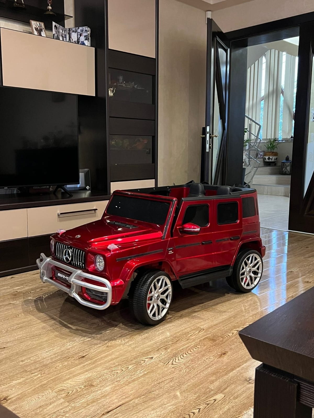Masinuta electrica pentru copii cu 2 locuri, Mercedes AMG G63 NOU XXL 24V 200W 4x4 (s307) Visiniu metalizat - Autokids.ro - poza 1