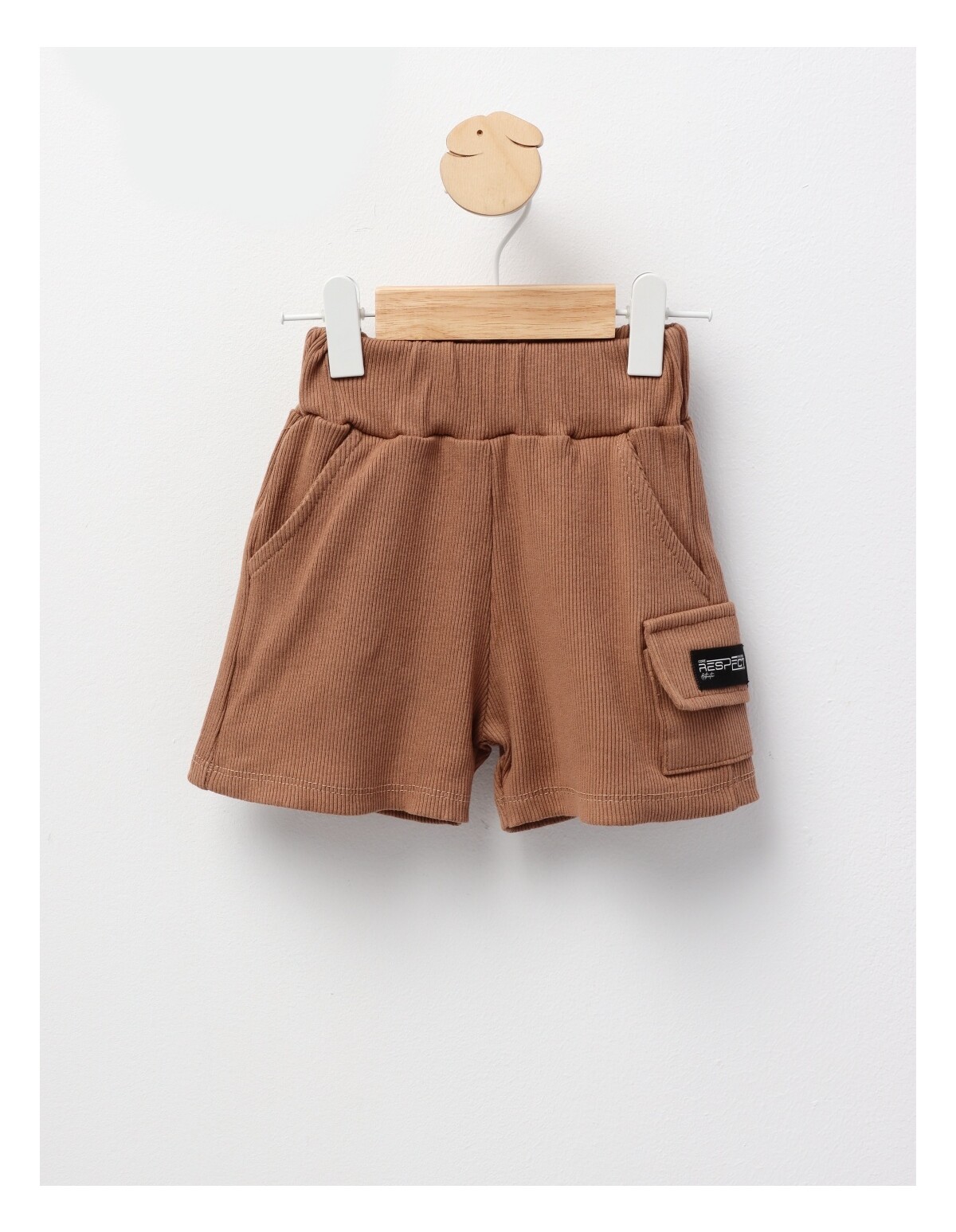 Pantaloni scurti cargo maro