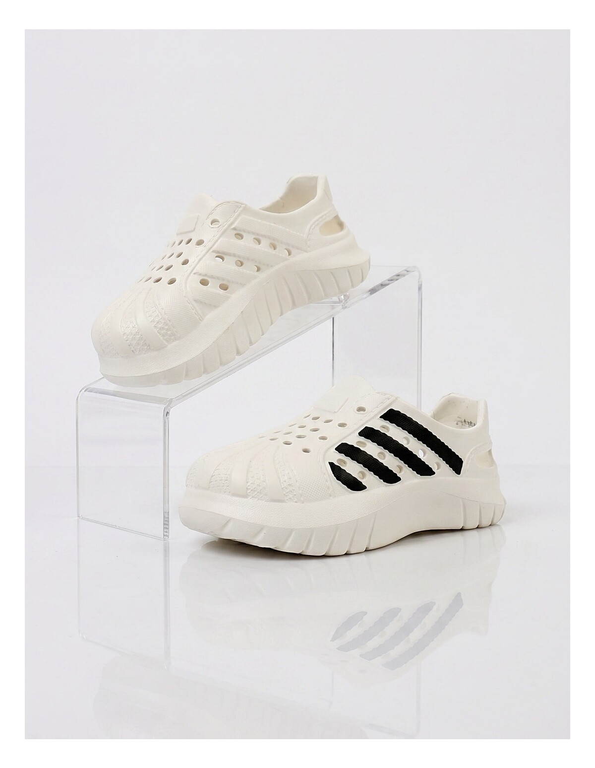Papuci spuma usori, stil adidas, alb