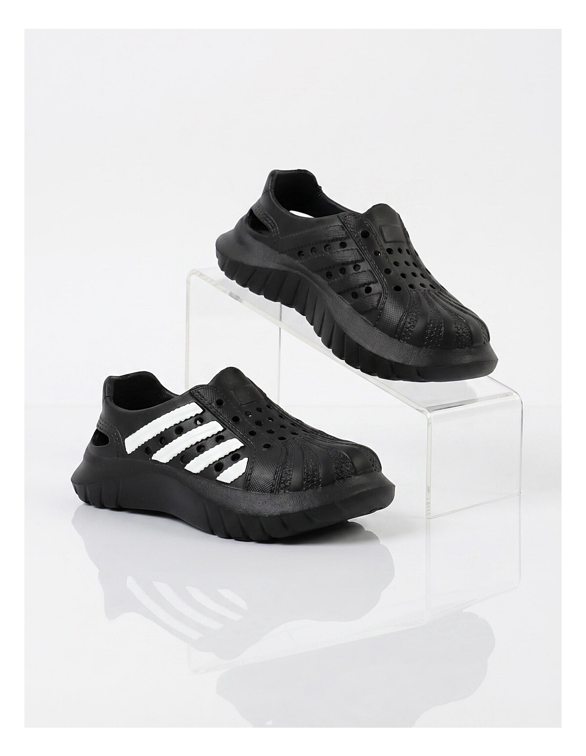 Papuci spuma usori, stil adidas, negru