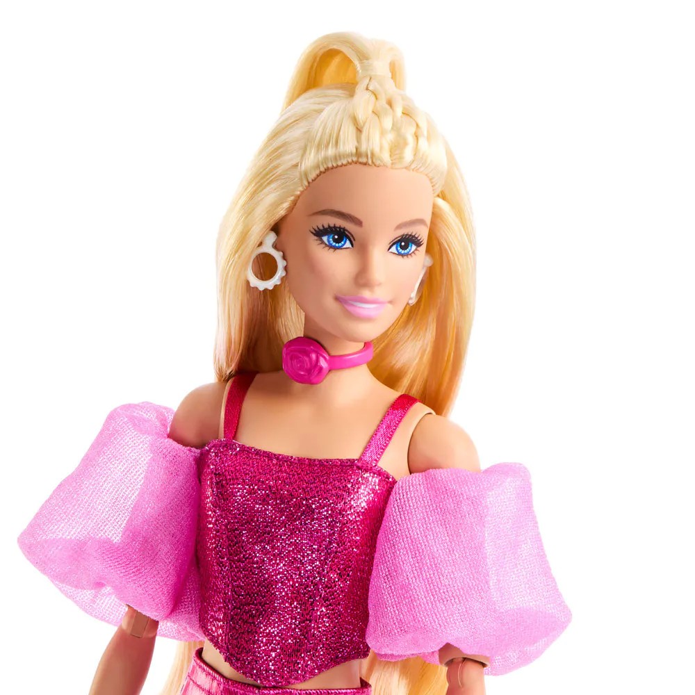 Papusa Barbie Deluxe Style cu tinuta roz cu efect metalic si par blond - poza 2