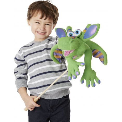 Papusa de mana Dragon 3908 Melissa&Doug - poza 3