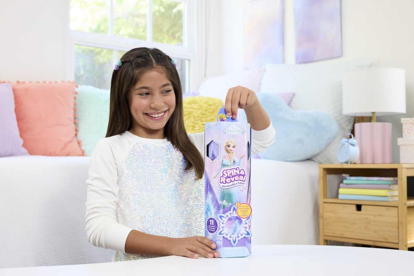 Papusa Disney Frozen Elsa Spin and Reveal - poza 3
