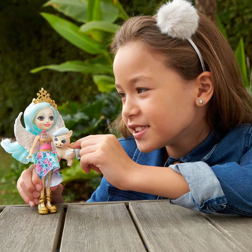 Papusa Enchantimals Royals cu animalut Paolina Pegasus si Wingley - poza 4