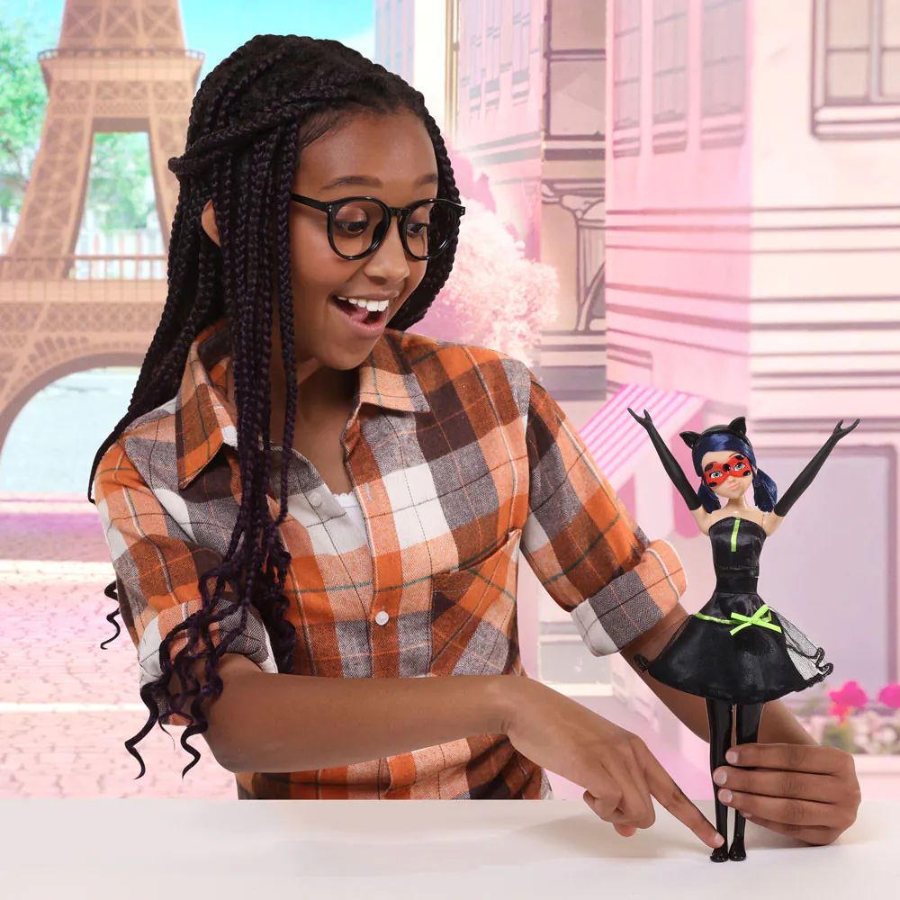 Papusa Miraculous Ladybug Transformarea Magica - poza 5