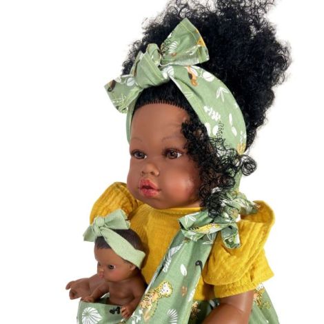 Papusa Nines D Onil, Maria Afro, cu bebelus, cu miros de vanilie, 45 cm - poza 2