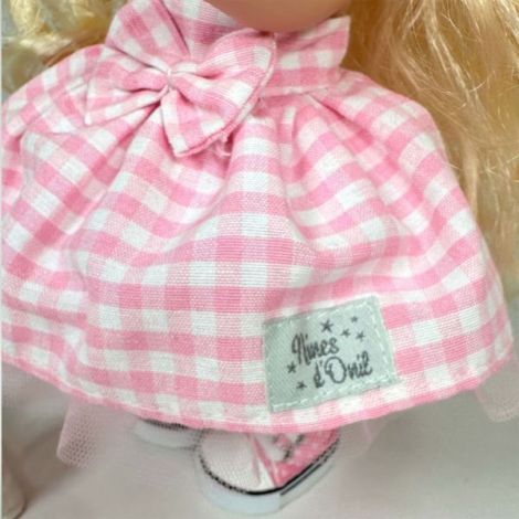 Papusa Nines D'Onil, Mia, cu parul blond, cu catel, cu articulatii, cu miros de vanilie, 30 cm - poza 4