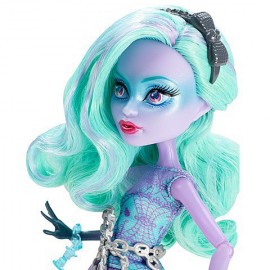Papusa Twyla - Monster High Haunted - poza 1