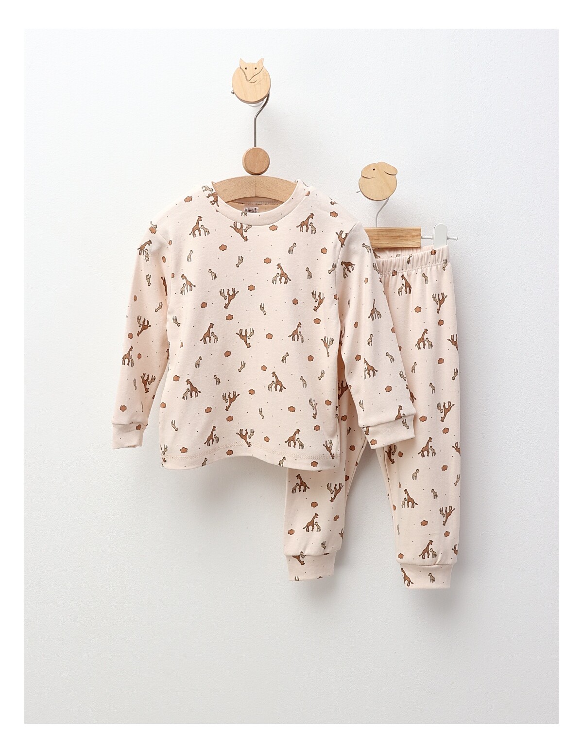 Pijama Familie Girafe, model crem
