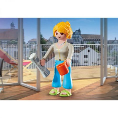 PLAYMOBIL - FIGURINA FEMEIE CU ZIAR SI CAFEA - poza 2