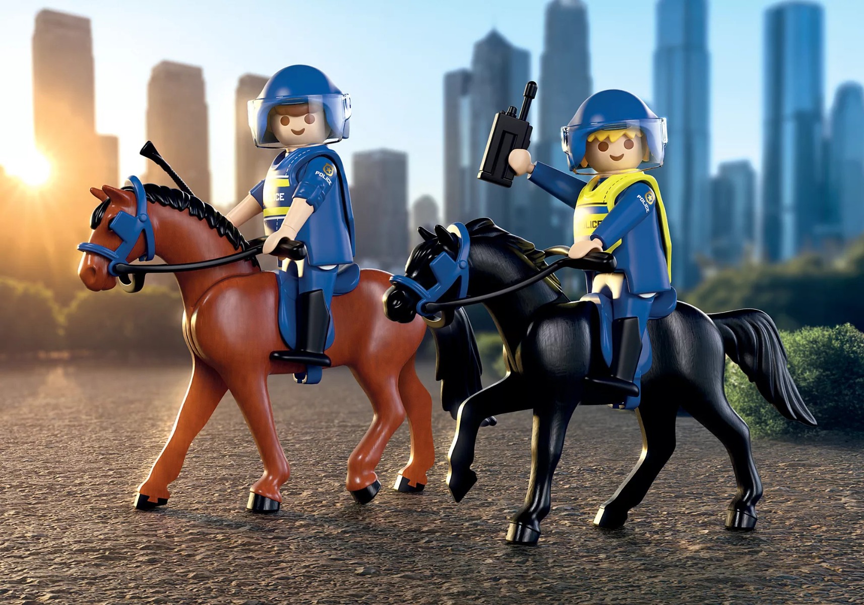 Playmobil PM71877 Jucarie de rol Playmobil Echipaj de politie calare - poza 2