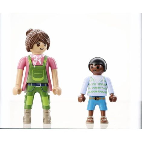 Playmobil - Set 2 figurine Femeie fermier cu copil si vitel - poza 5