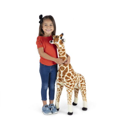 Pui de girafa gigant din plus - poza 1