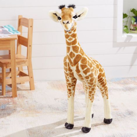 Pui de girafa gigant din plus - poza 4