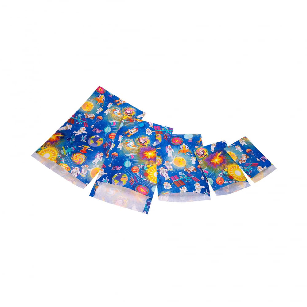 Punga de hartie copii cu astronauti in spatiu cu inchidere tip plic, 23x33x4+2 cm,60 g m ²