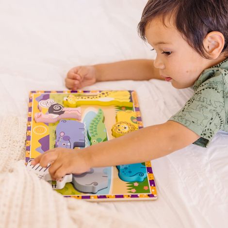 Puzzle lemn in relief Safari Melissa and Doug - poza 5