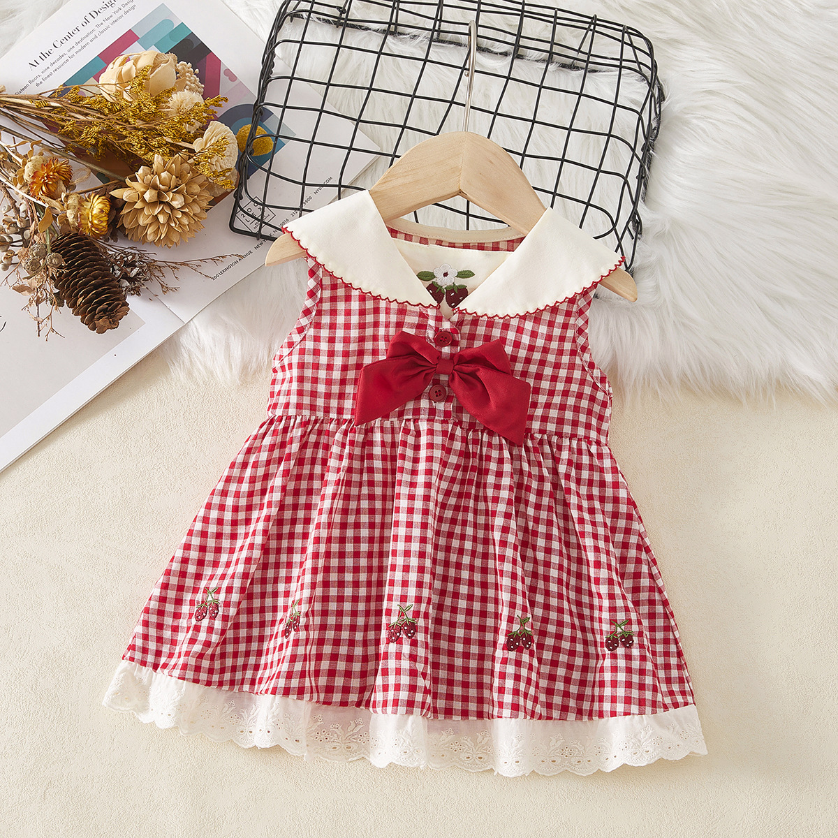 Rochiță Fetițe Carouri Roșu cu Alb Broderie Cireșe Isabella - 2-3 ani - poza 2