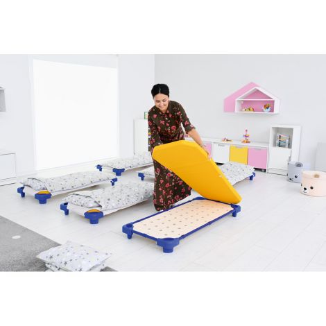 Saltea galbena din spuma 125.5 x 51,5 x 5 cm, colturi tesite, pentru pat stivuibil, gradinita - poza 2